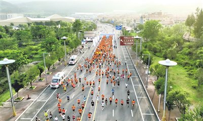 竞彩比分-“体育＋”聚势  “流量”变“留量”|平塘县|篮球队|平塘篮球队|篮球|广西_新浪体育_新浪新闻