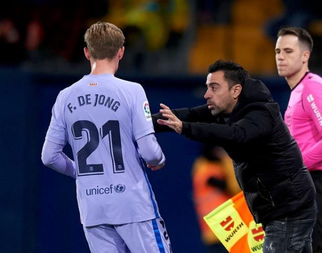 足球比分-哈维：理解黄潜为什么生气 埃梅里：裁判让我很受伤